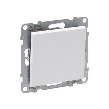 1 button white cross connector Suno Legrand 721107