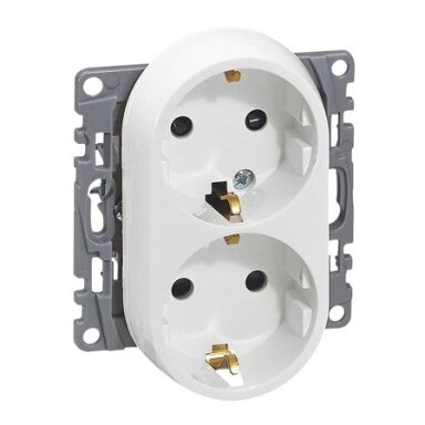 2 slot socket Valena Life Legrand 764544