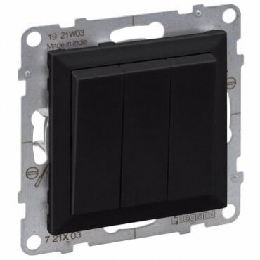 3-gang button black switch 10AX Suno Legrand 721403