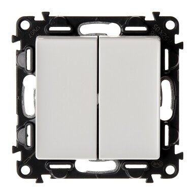 White switch Niloe Step Legrand 863105