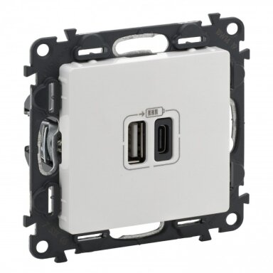 Double USB type C + Type A sockets Valena Life Legrand 753106