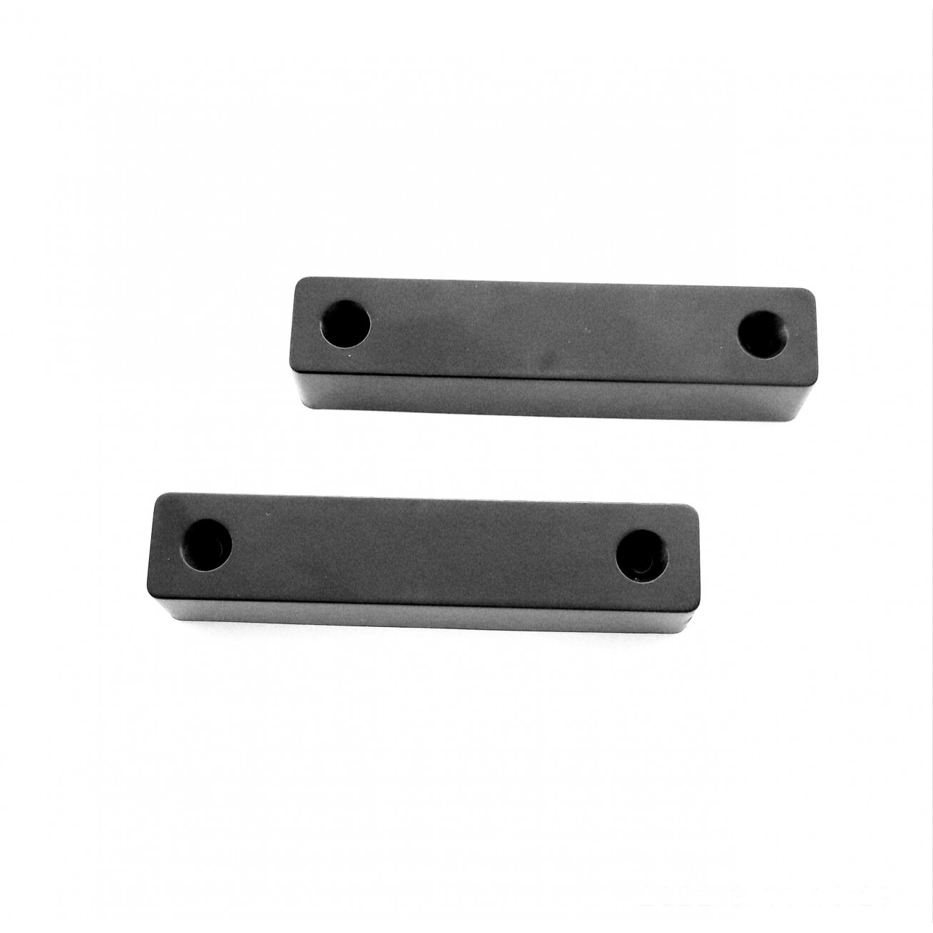 Uždedamas magnetinis kontaktas (juodas) Uždedamas magnetinis kontaktas (juodas)
